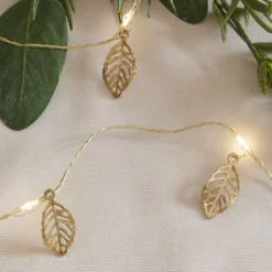 Batteriebetriebene 20er Mikro-LED-Lichterkette mit goldenen Blättern in Warmweiß