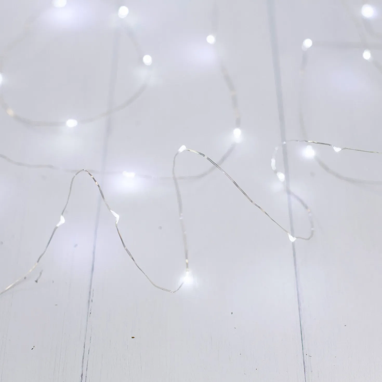 Batteriebetriebene 50er Mikro-LED-Lichterkette in Weiß