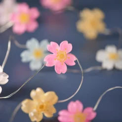 Batteriebetriebene LED‑Mikro‑Blumenlichterkette mit 20 Lichtern in Warmweiß