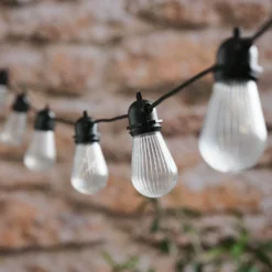 Batteriebetriebene Mikro-LED-Lichterkette mit geriffelten Glühbirnen