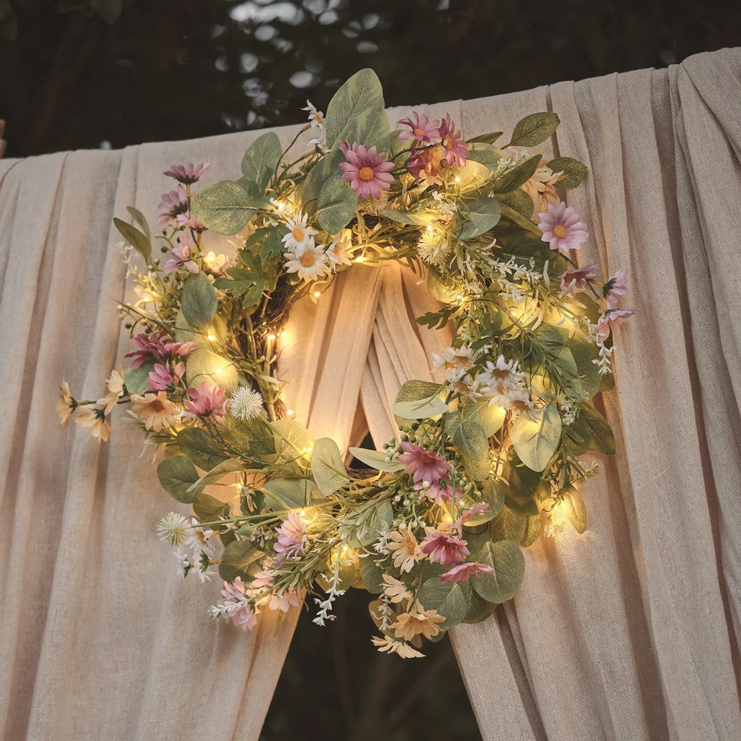 Beleuchteter 40cm LED‑Frühlingskranz mit Gänseblümchen & Timer