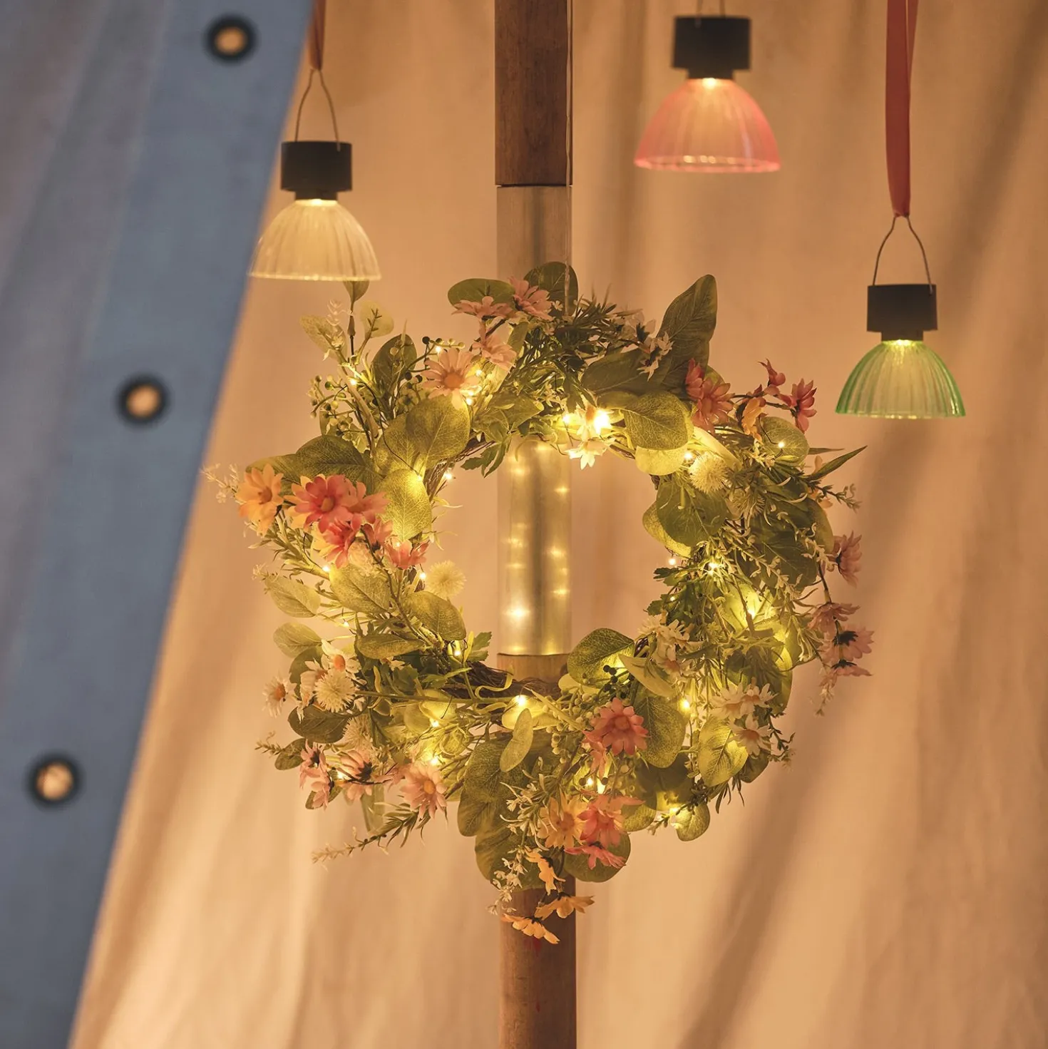 Beleuchteter 40cm LED‑Frühlingskranz mit Gänseblümchen & Timer