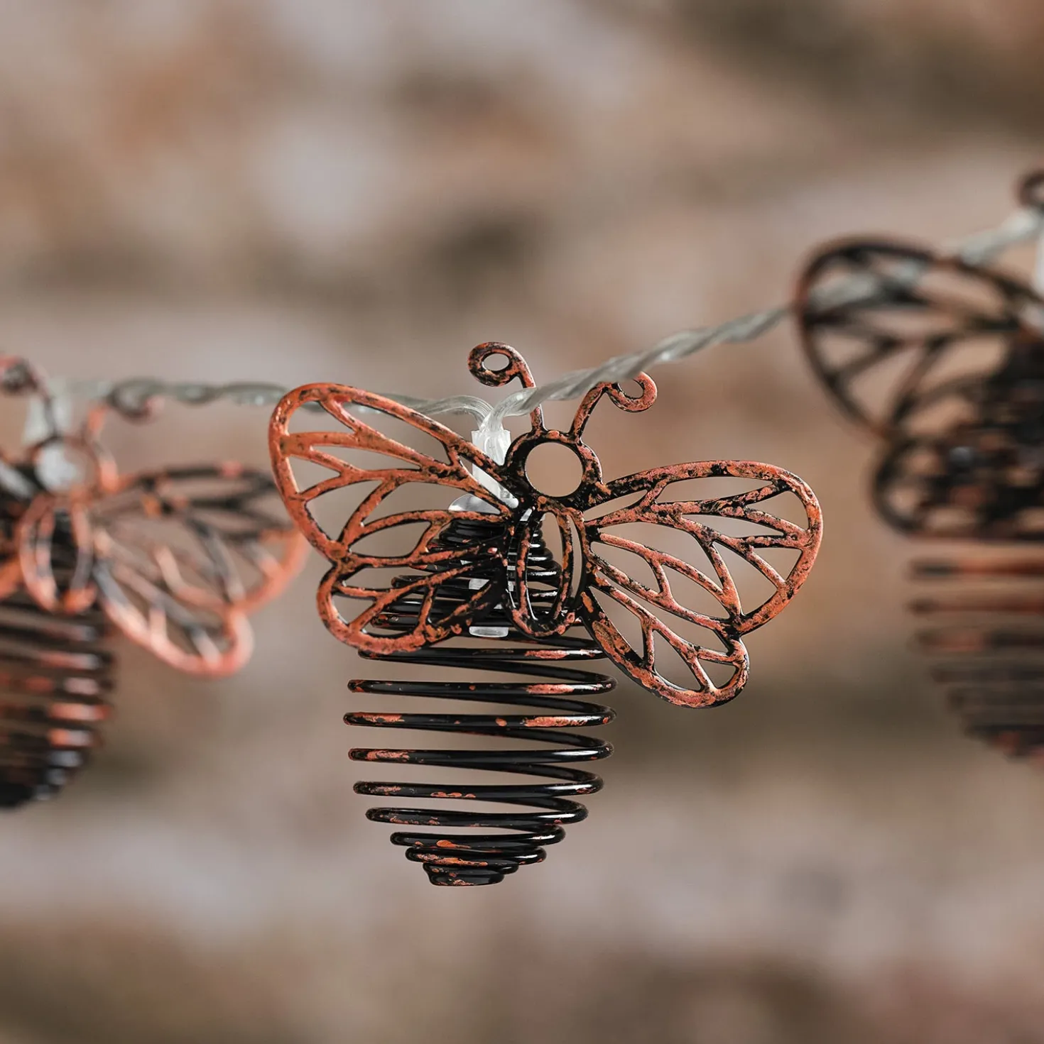 Bienen-Solar-Lichterkette mit 10 warmweißen LEDs aus Metall