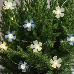 Blaue & weiße Mikro-LED-Blumenlichterkette Warmweiß mit Timer