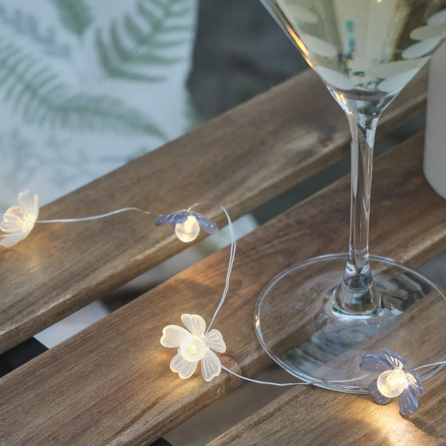 Blaue & weiße Mikro-LED-Blumenlichterkette Warmweiß mit Timer