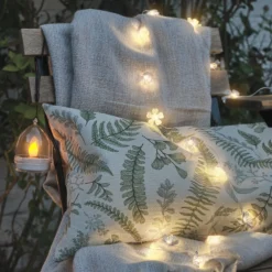 Blaue & weiße Mikro-LED-Blumenlichterkette Warmweiß mit Timer