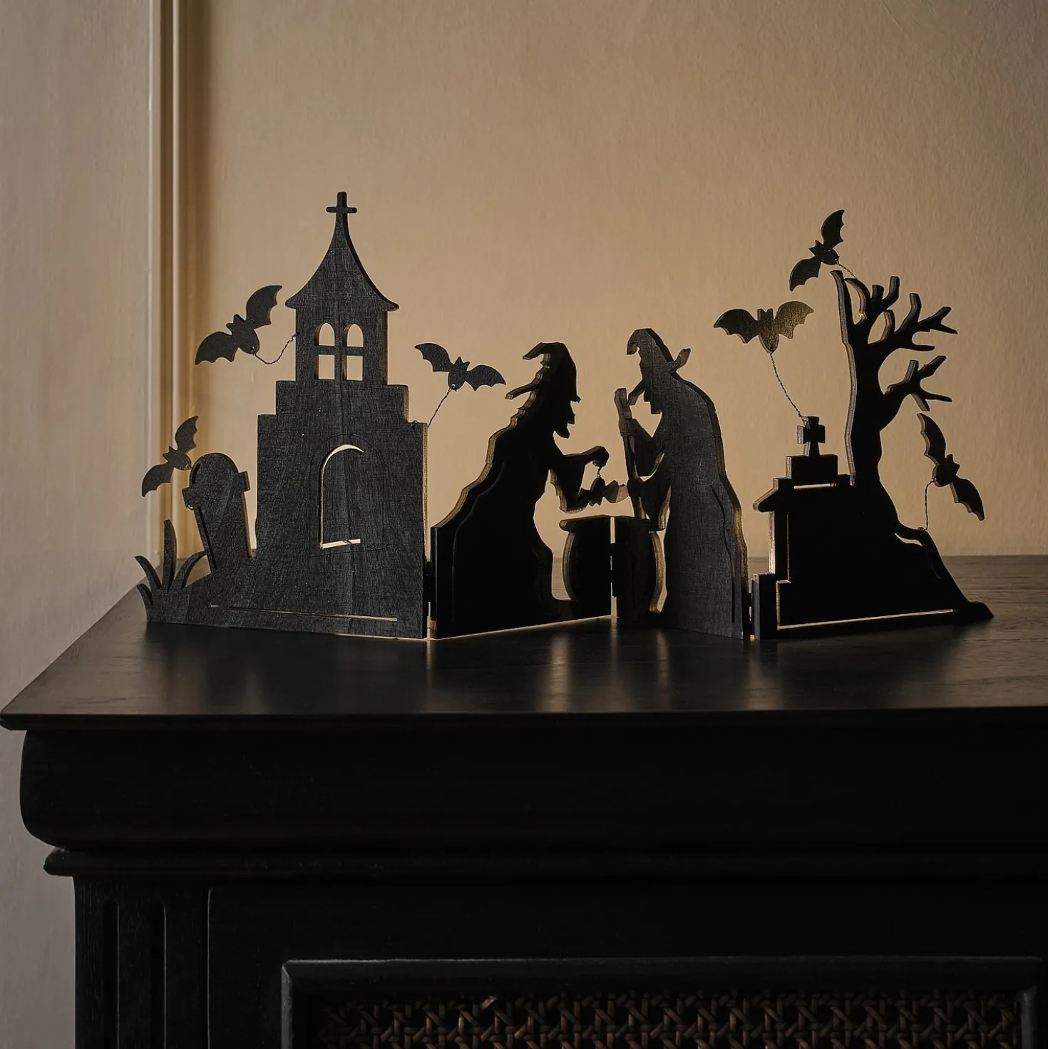 Brühende Hexen LED-Halloween-Fensterdeko mit Timer