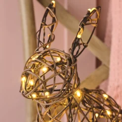 33cm Hase aus Rattan Batteriebetrieb