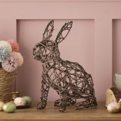 33cm Hase aus Rattan Batteriebetrieb