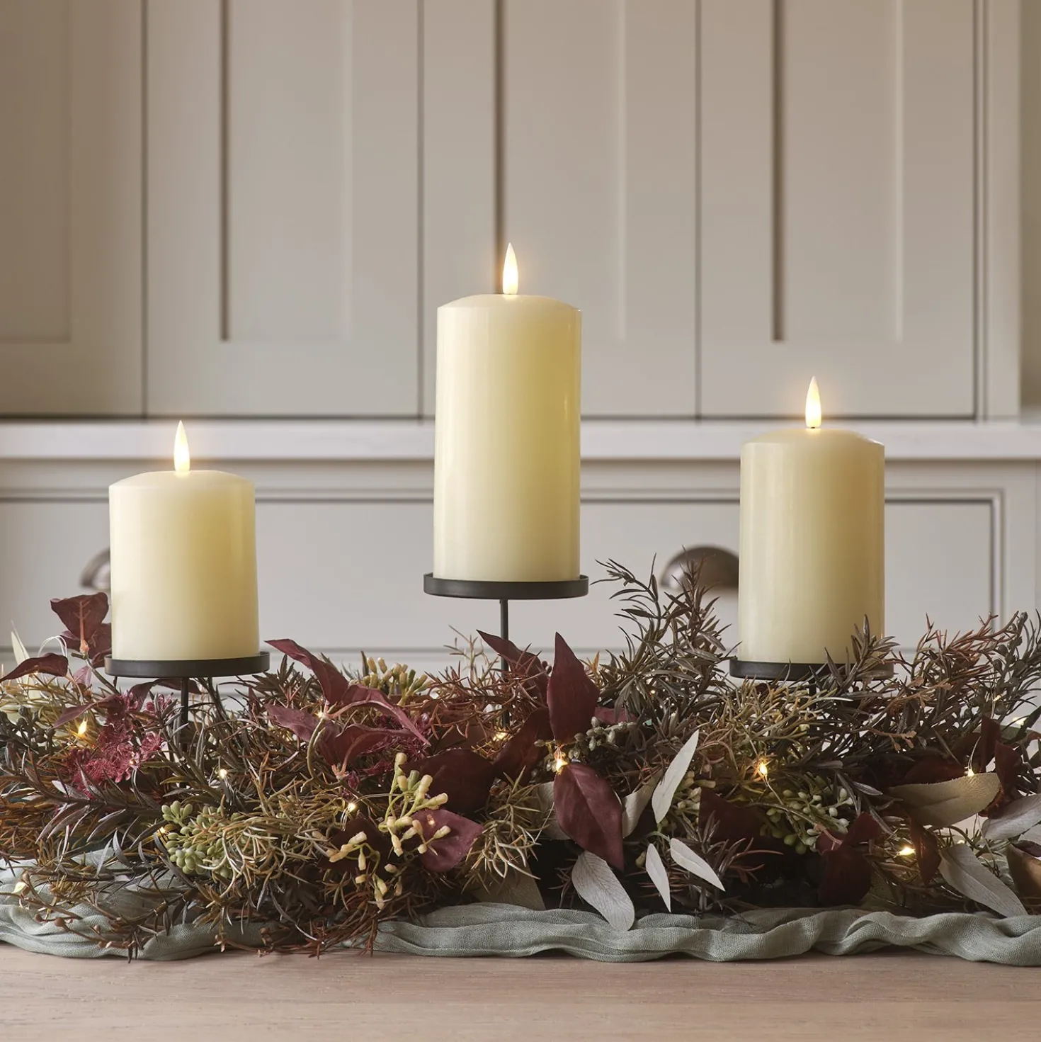 70cm Herbst- und Winter Trio Kerzenhalter