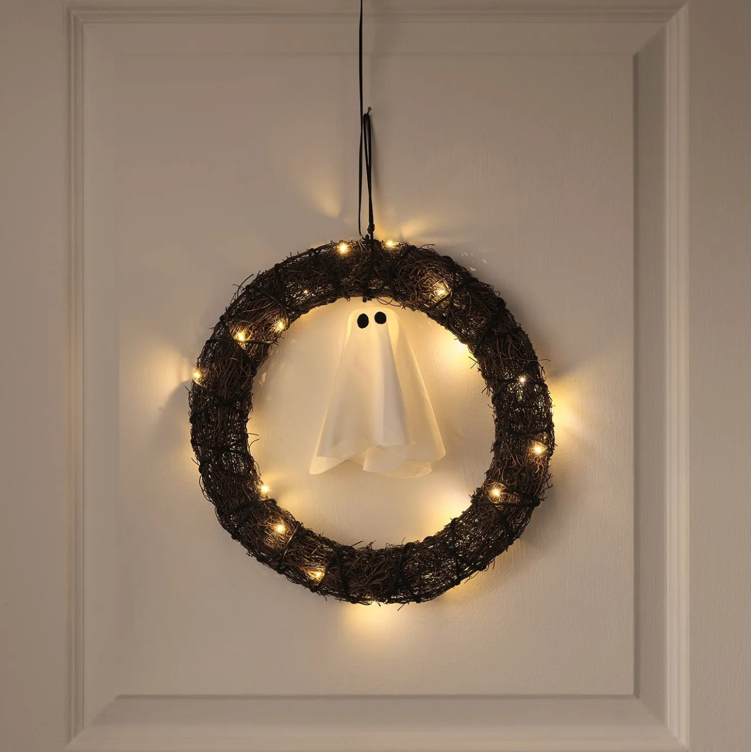 30 cm LED-Halloween-Türkranz mit Geist für den Außenbereich