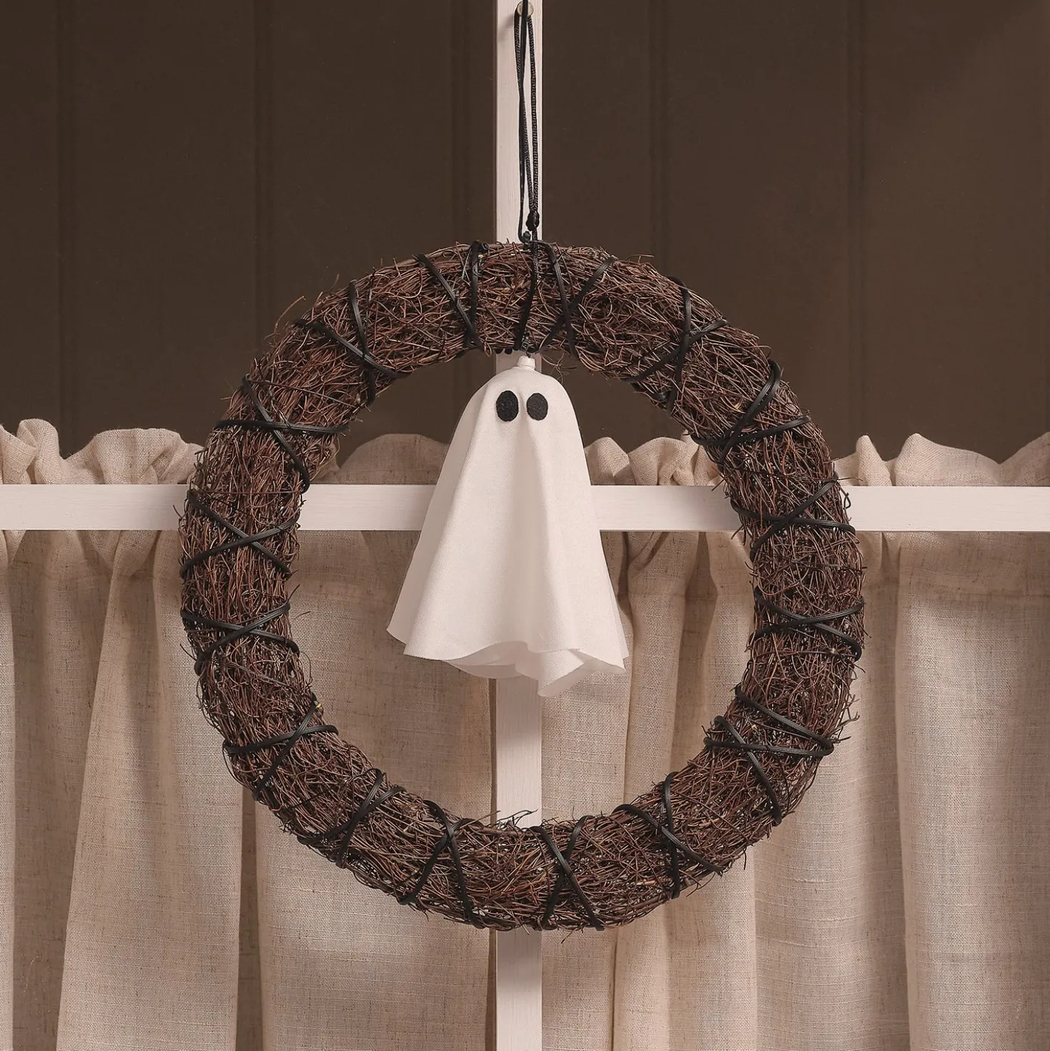 30 cm LED-Halloween-Türkranz mit Geist für den Außenbereich