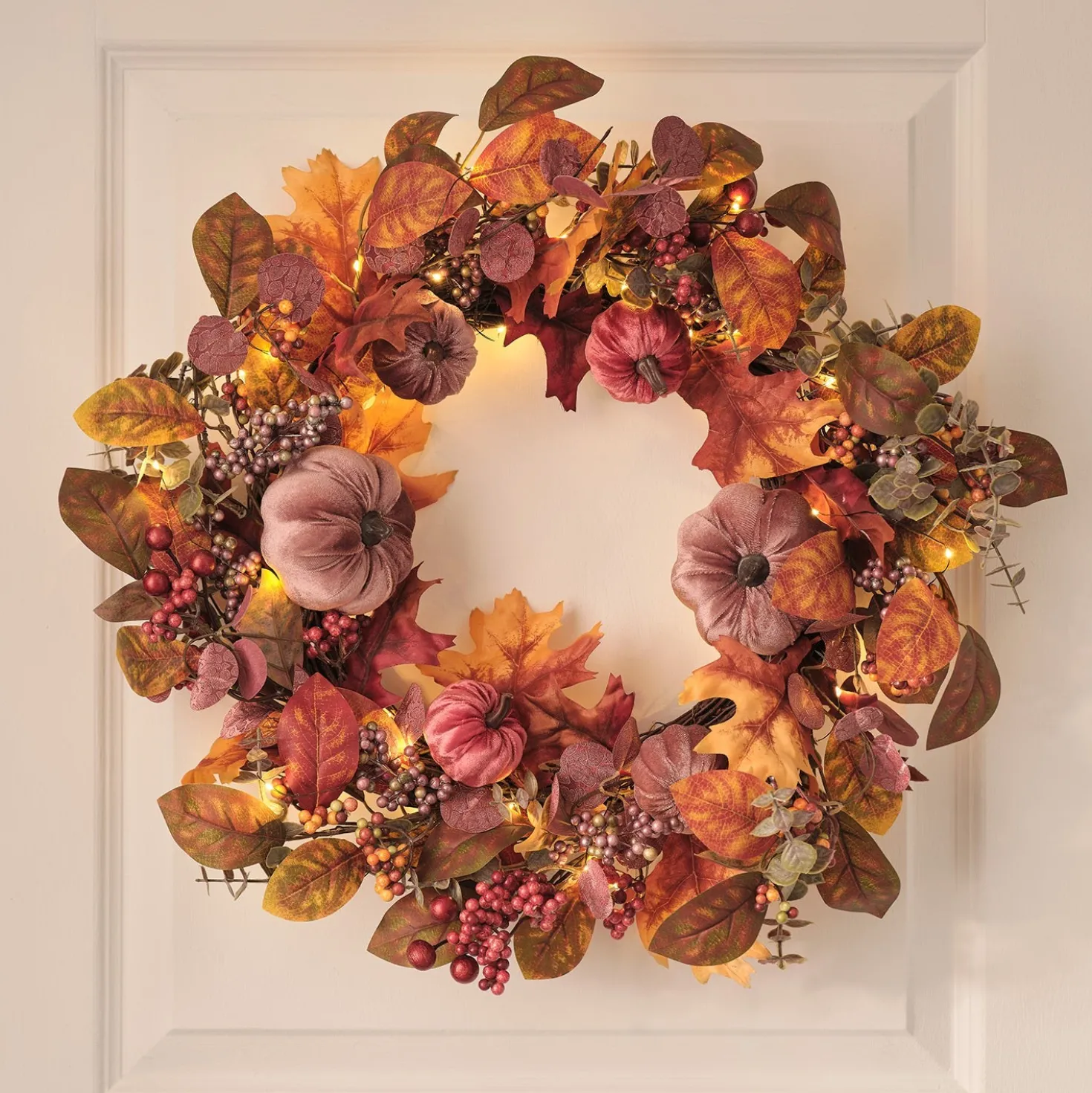 40 cm LED-Herbstkranz mit Samt-Kürbissen in Violett/Grün/Rot/Gelb
