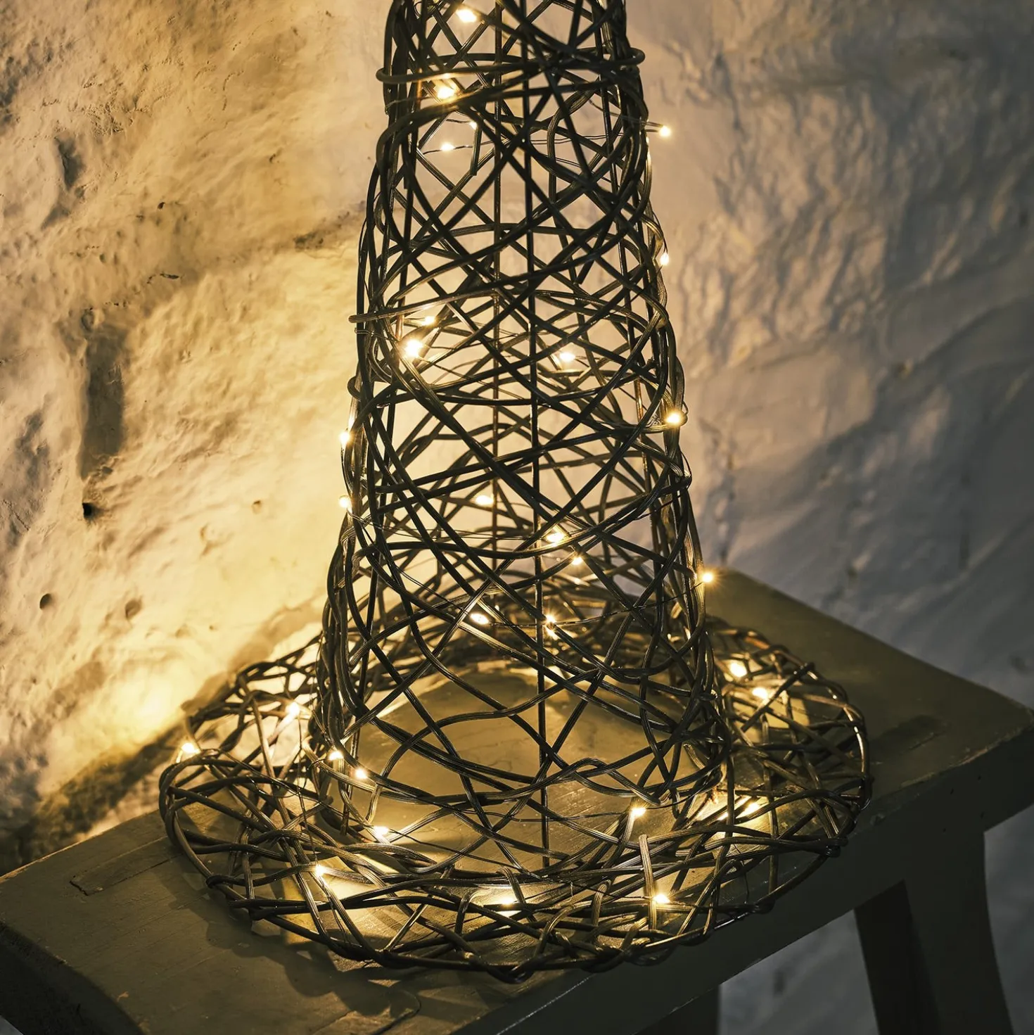 34cm LED Rattan Hexenhut