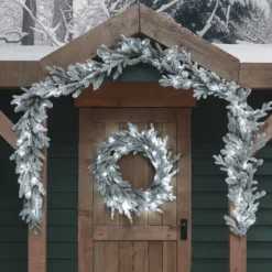 60cm verschneiter Outdoor-Kranz und 2m Weihnachtsgirlande mit Beleuchtung
