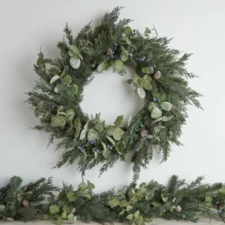 66cm Weihnachtskranz und 2m Weihnachtsgirlande mit Beeren und Tannenzapfen mit Beleuchtung