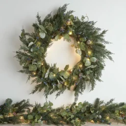 66cm Weihnachtskranz und 2m Weihnachtsgirlande mit Beeren und Tannenzapfen mit Beleuchtung