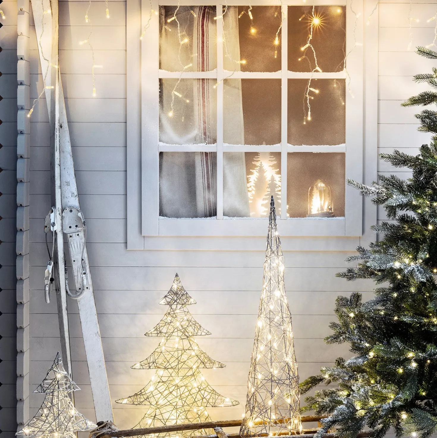 Core Connect 2m 64er LED Eiszapfen Lichterkette warmweiß koppelbar transparentes Kabel