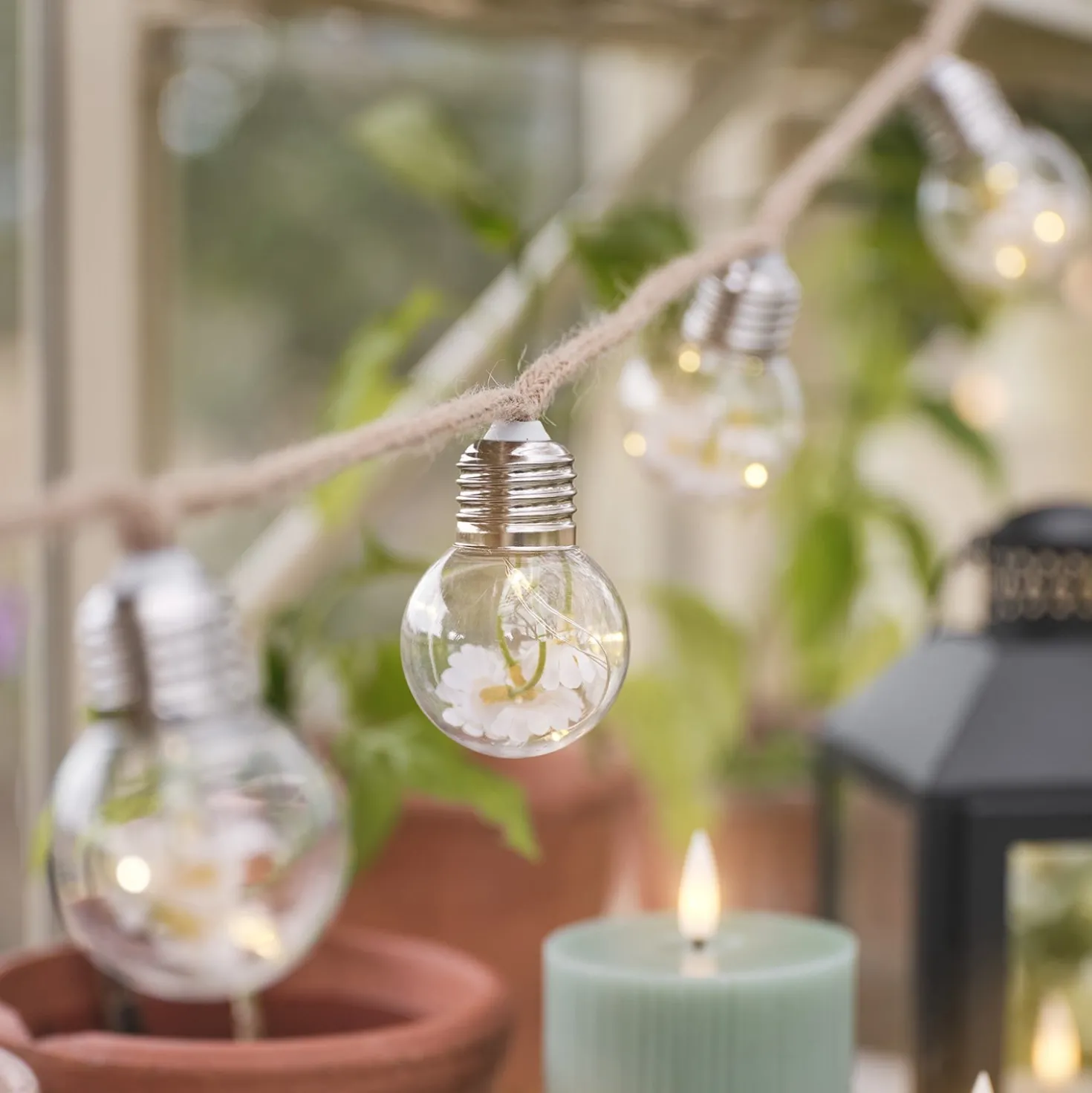 10er batteriebetriebene LED-Lichterkette mit Blumen in warmweißen Glühbirnen