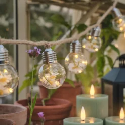 10er batteriebetriebene LED-Lichterkette mit Blumen in warmweißen Glühbirnen