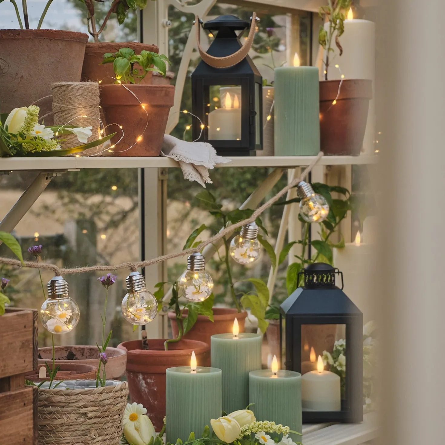 10er batteriebetriebene LED-Lichterkette mit Blumen in warmweißen Glühbirnen