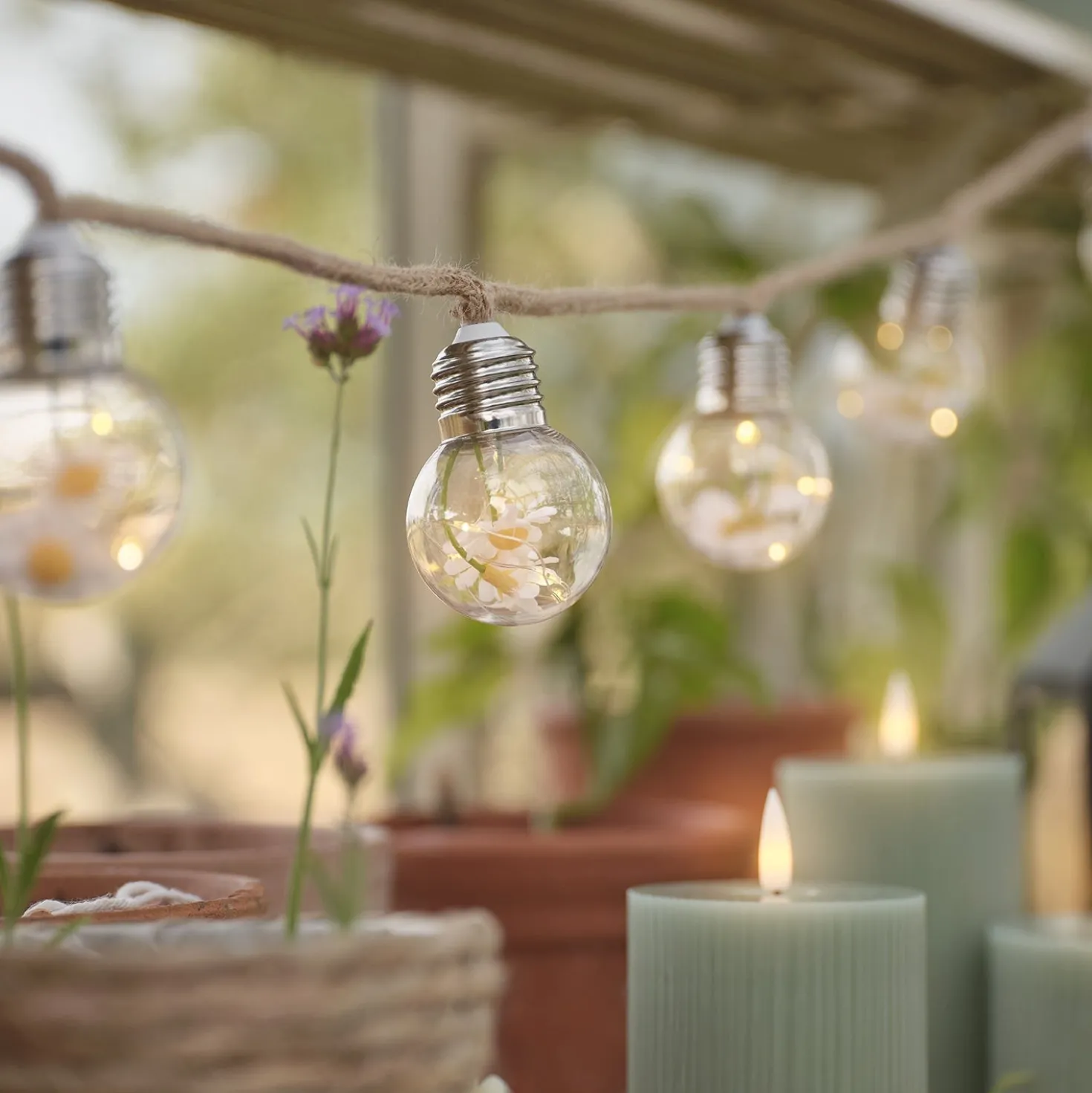 10er batteriebetriebene LED-Lichterkette mit Blumen in warmweißen Glühbirnen