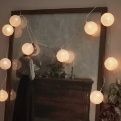 10er LED Cotton Ball Lichterkette weiß