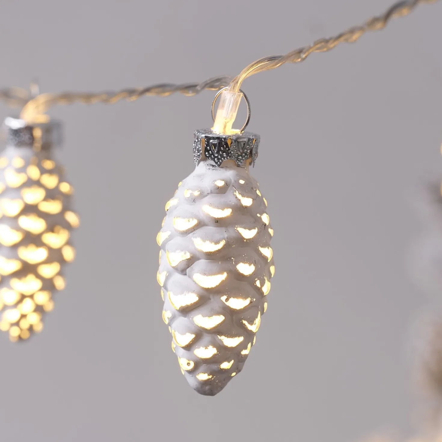 10er LED Lichterkette Tannenzapfen