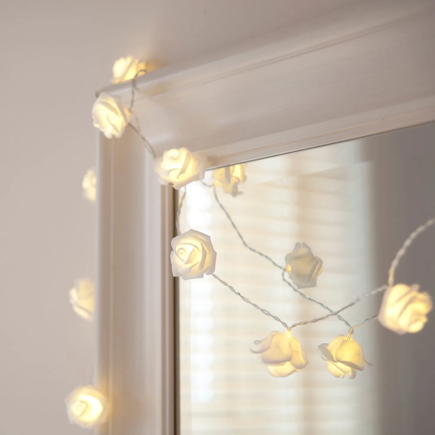 20er LED Rosen Lichterkette warmweiß batteriebetrieben
