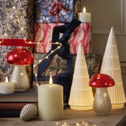 2er Set LED Keramik Weihnachtsbäume weiß