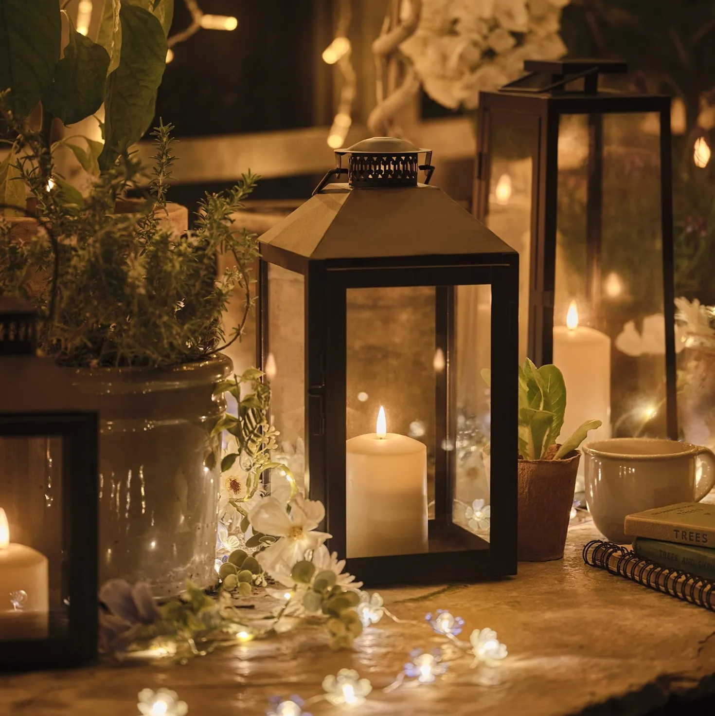 2er Set Metall-Laternen mit TruGlow® LED-Kerzen, Fernbedienung & Timer