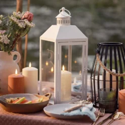 2er Set Perth Metall Laternen weiß mit TruGlow® Outdoor Kerzen mit Fernbedienung