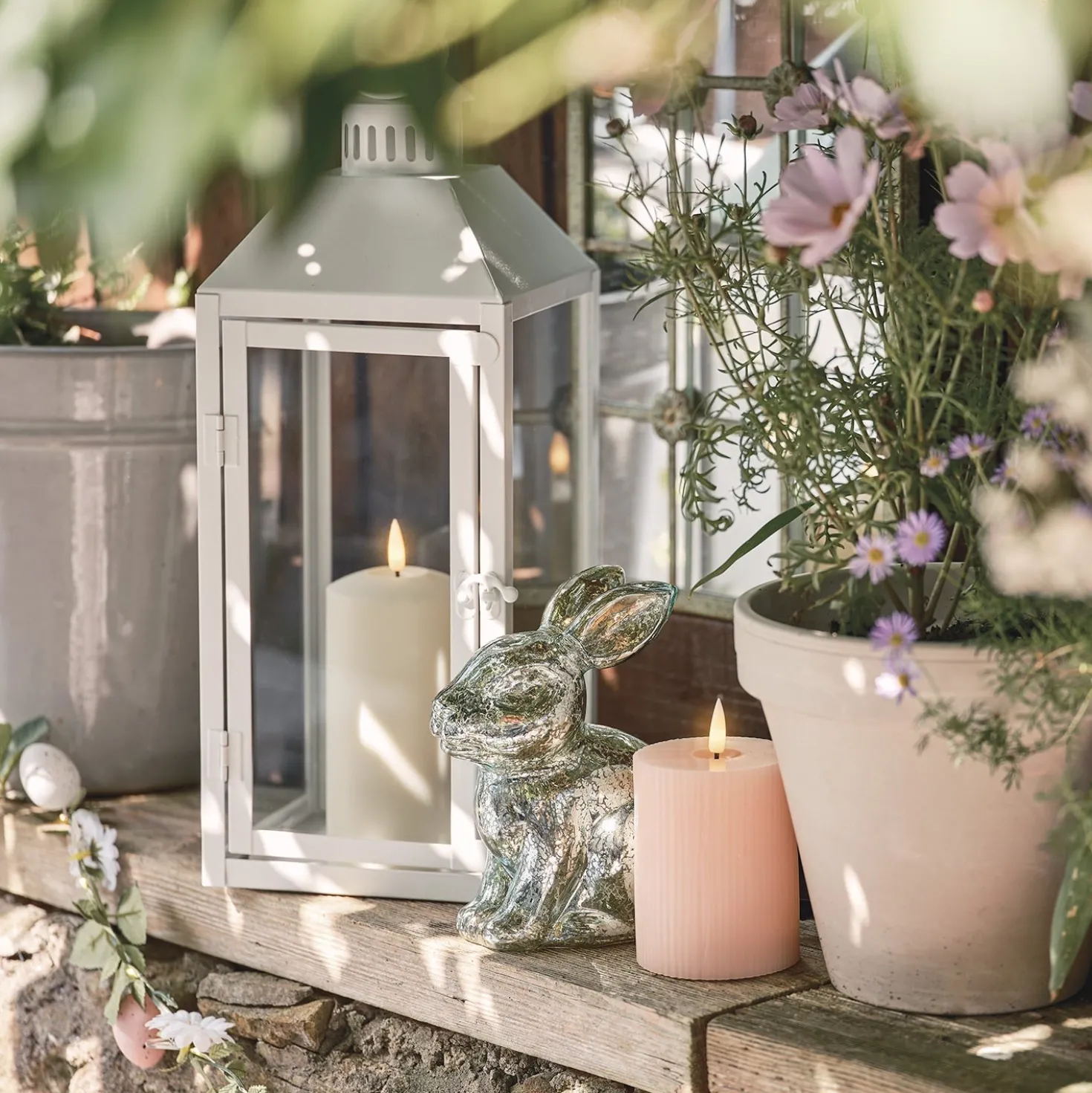 2er Set Perth Metall Laternen weiß mit TruGlow® Outdoor Kerzen mit Fernbedienung