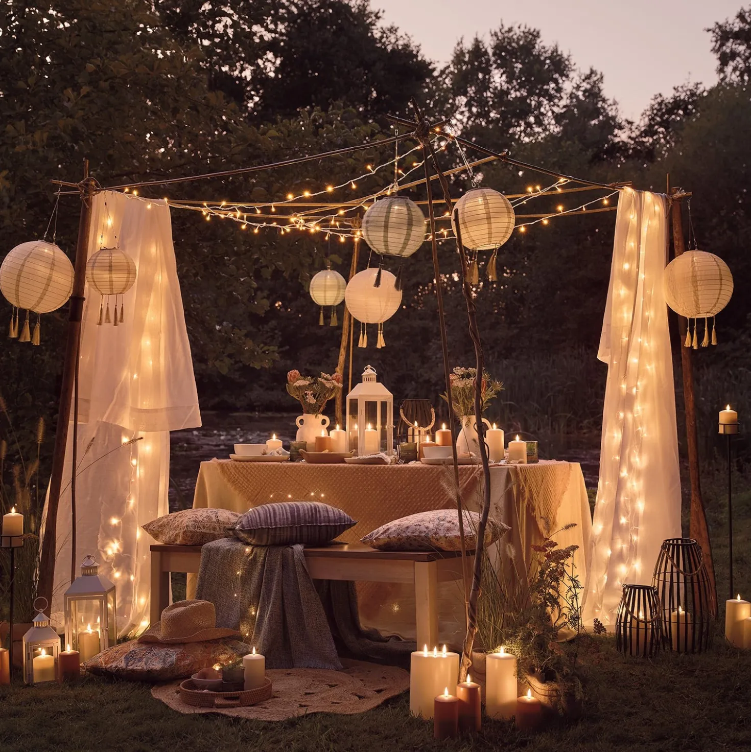 2er Set Perth Metall Laternen weiß mit TruGlow® Outdoor Kerzen mit Fernbedienung