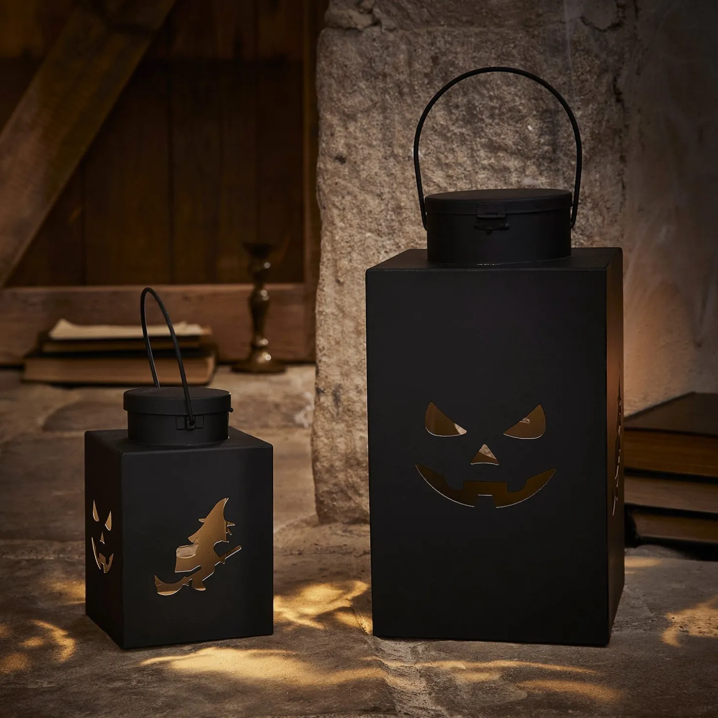 2er Set schwarze Halloween Laternen aus Metall