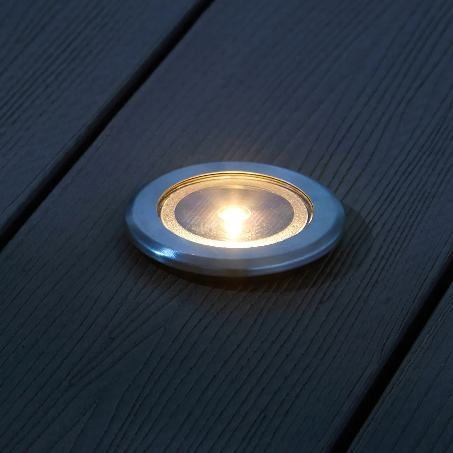 4er Set Solar Terrassen‑Einbaustrahler in Warmweiß, Silber