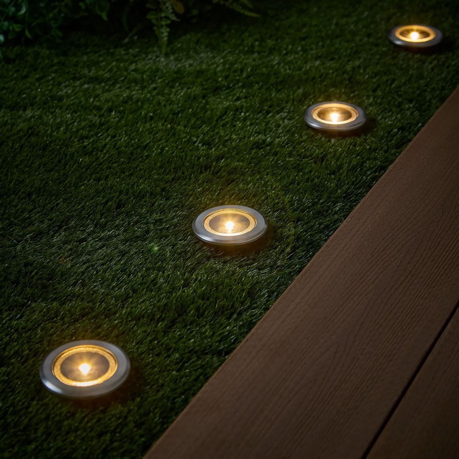 4er Set Solar Terrassen‑Einbaustrahler in Warmweiß, Silber