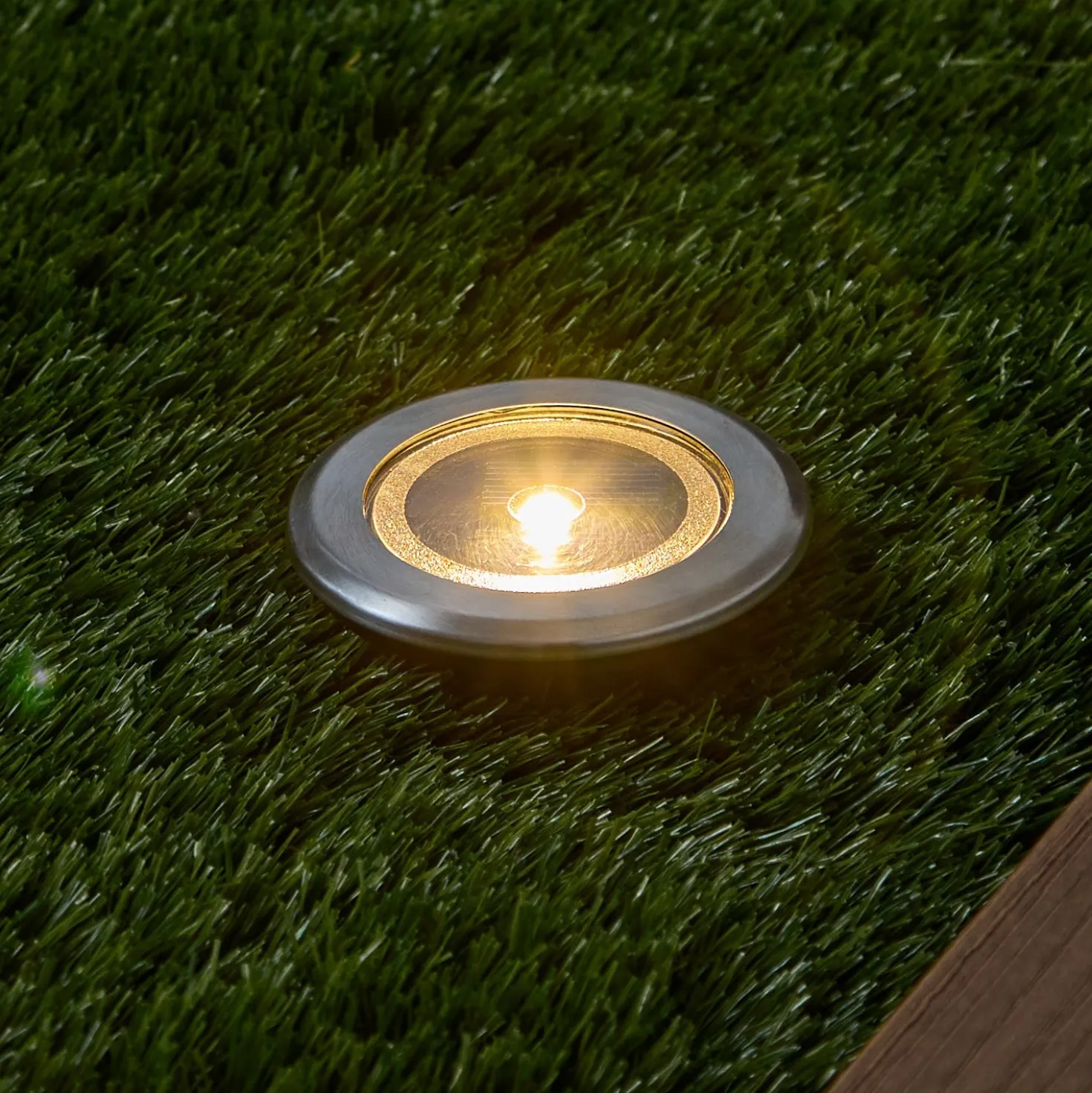 4er Set Solar Terrassen‑Einbaustrahler in Warmweiß, Silber