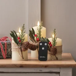 3er Set TruGlow® LED Kerzen Echtwachs mit Winterlaub