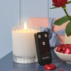 2er Set TruGlow® LED-Kerzen im geriffelten Glas mit Fernbedienung in Weiß