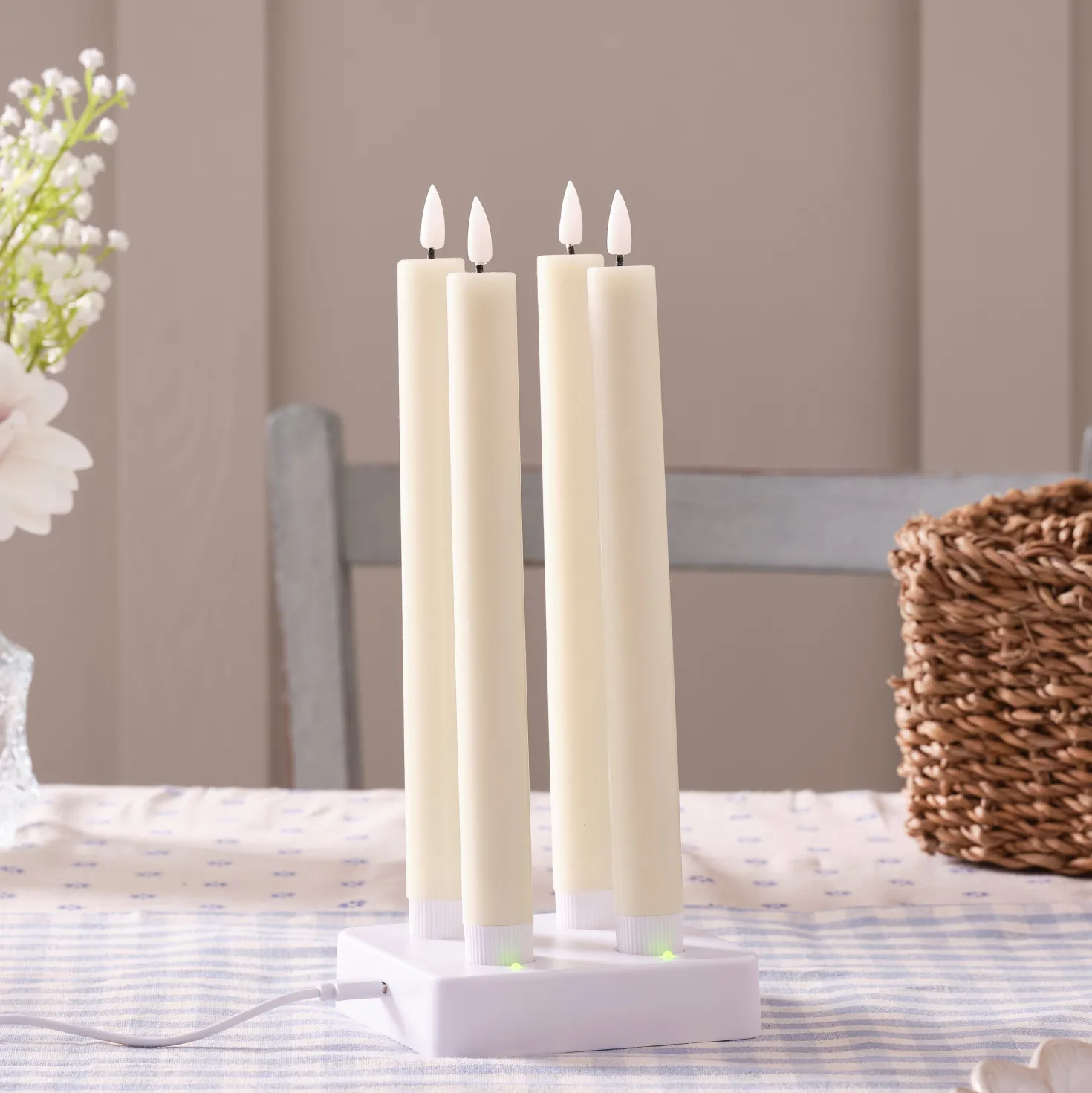4er Set TruGlow® LED Stabkerzen Echtwachs elfenbeinfarben wiederaufladbar mit Fernbedienung