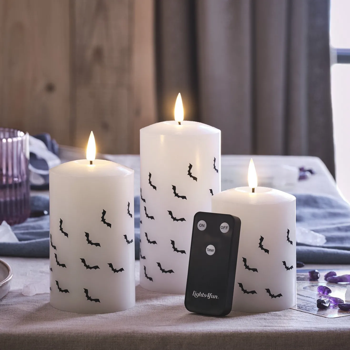 3er Set TruGlow® LED Stumpenkerzen Echtwachs Fledermäuse