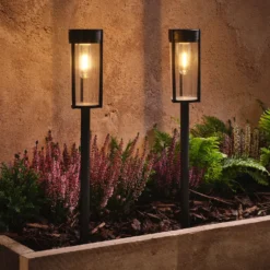 2er Set "Woburn" Solar-Erdspießleuchten mit warmweißen LEDs
