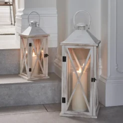 Folkestone Holzlaterne weiß mit TruGlow® LED Kerze
