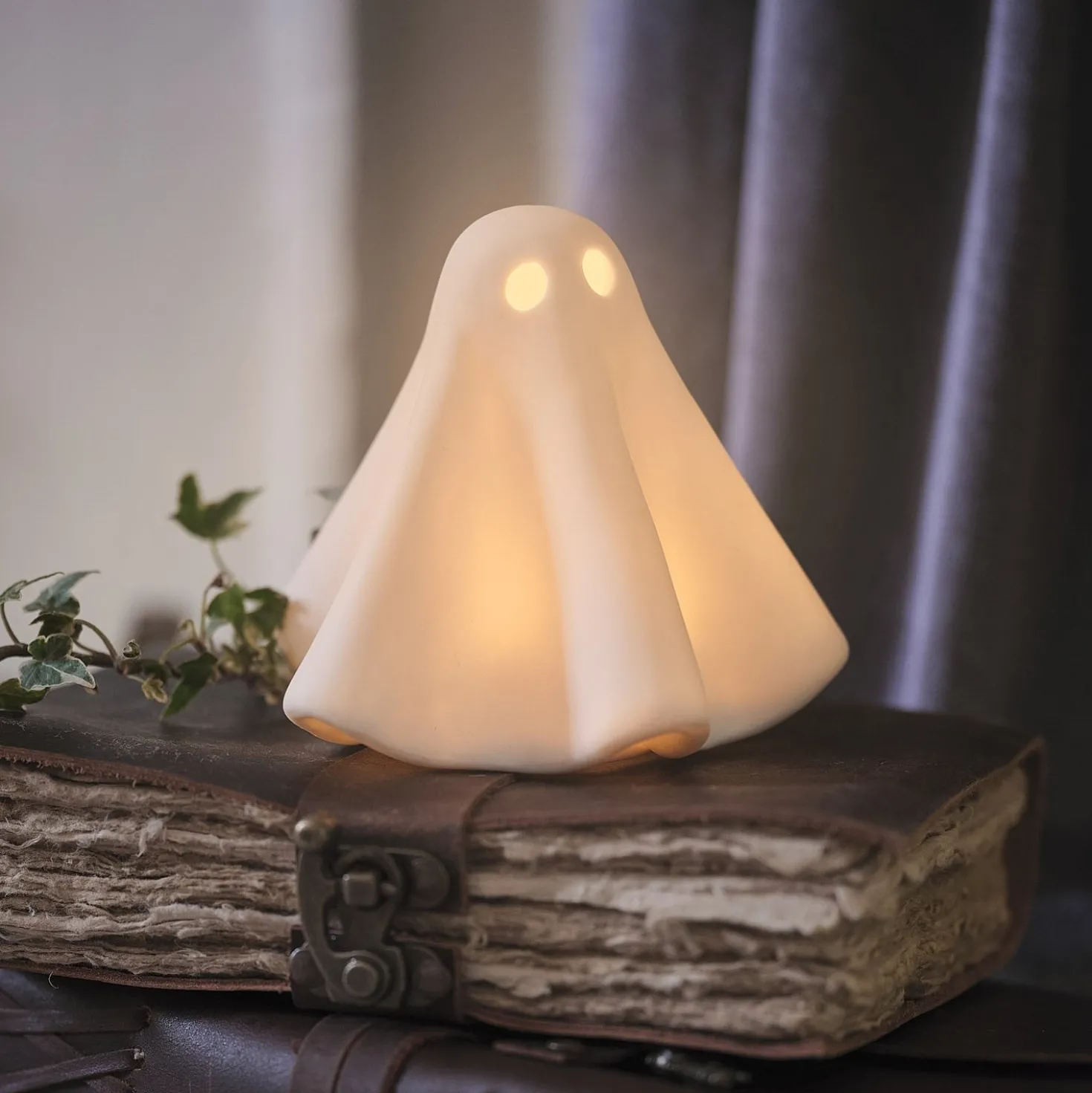 Gerald der LED-Halloween-Geist aus Porzellan