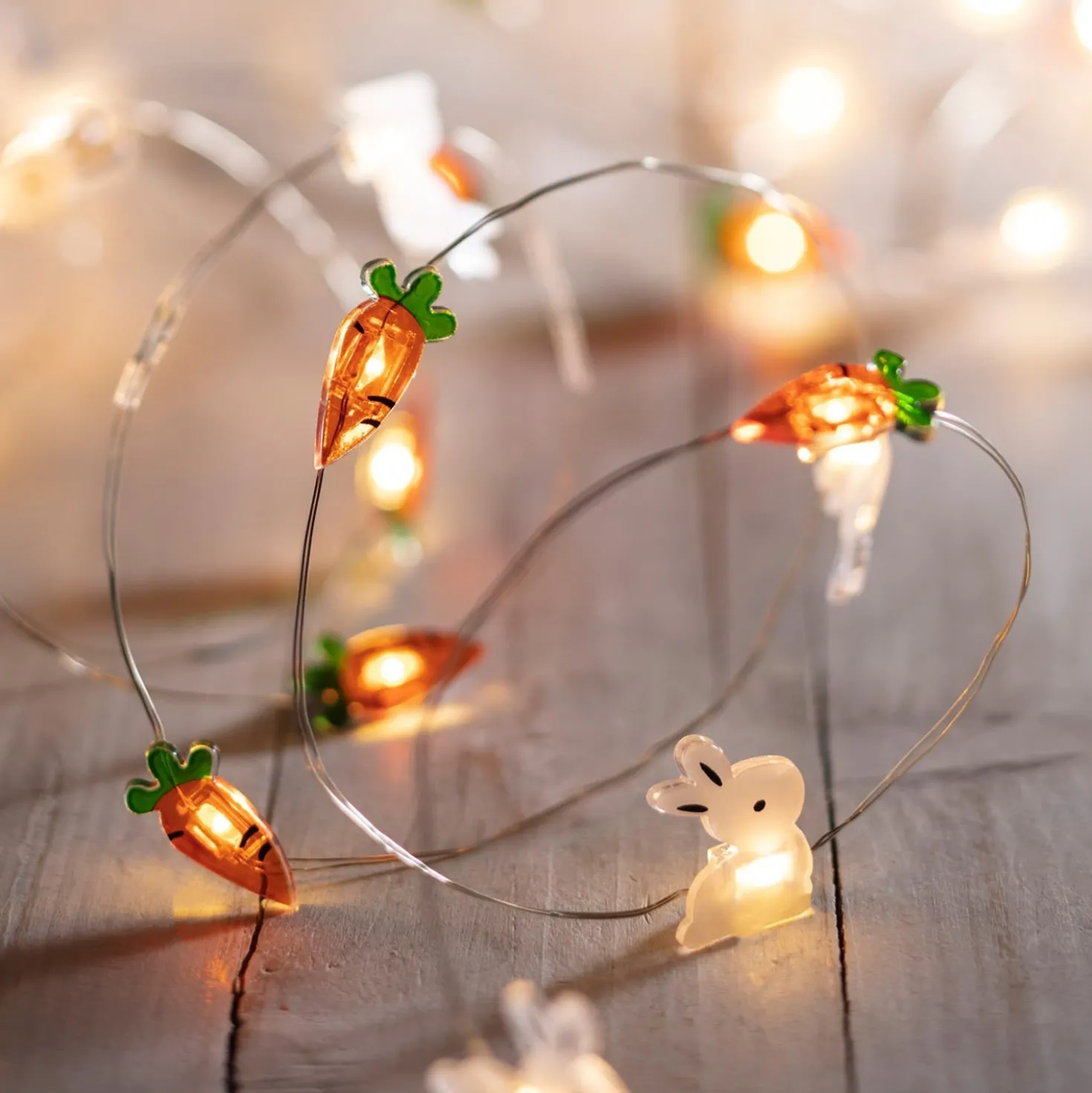 Glasglocke mit Oster Lichterkette