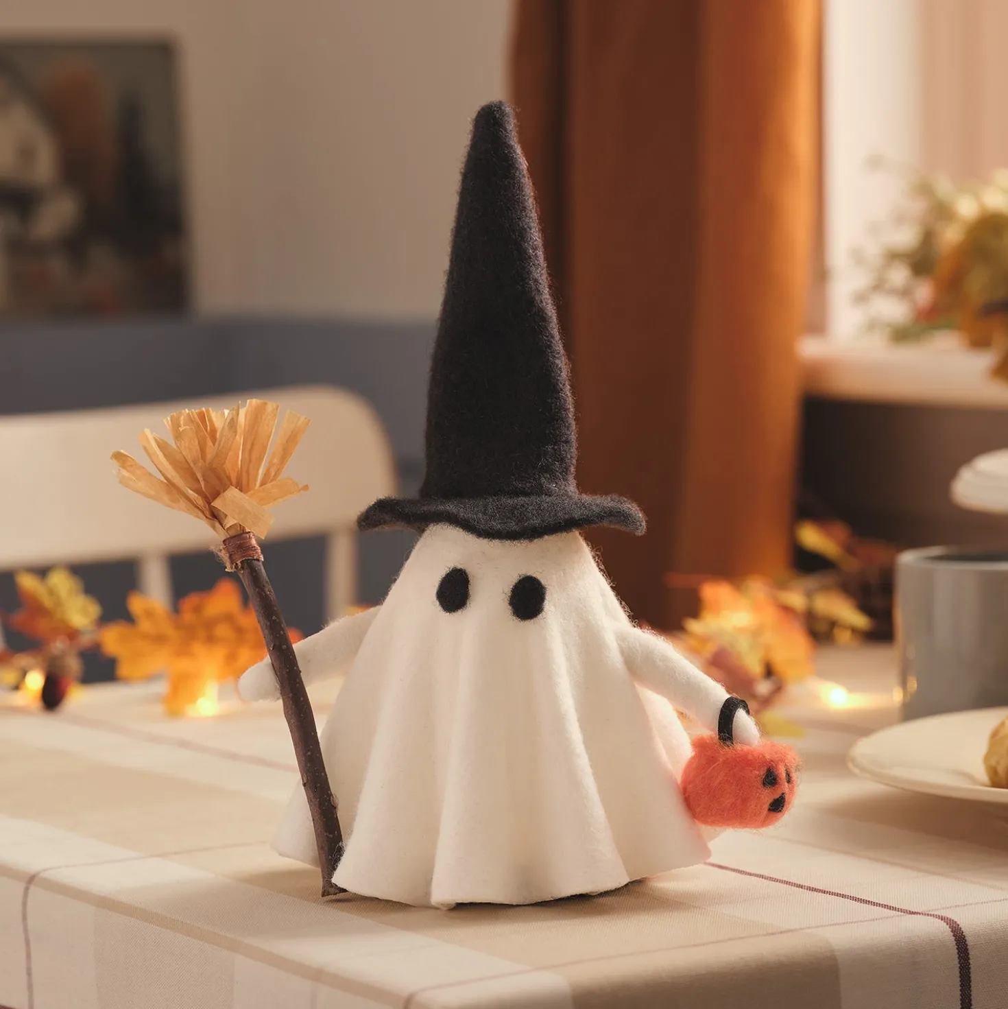 Gloria der Geist LED-Halloween Deko mit Hexenhut und Korb