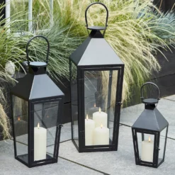 Große Cairns Metall Laterne in Schwarz mit 3 TruGlow® Outdoor Kerzen