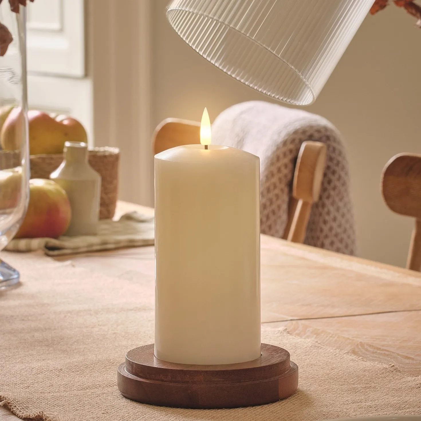 Großes TruGlow® LED-Windlicht mit Fernbedienung & geriffeltem Glas