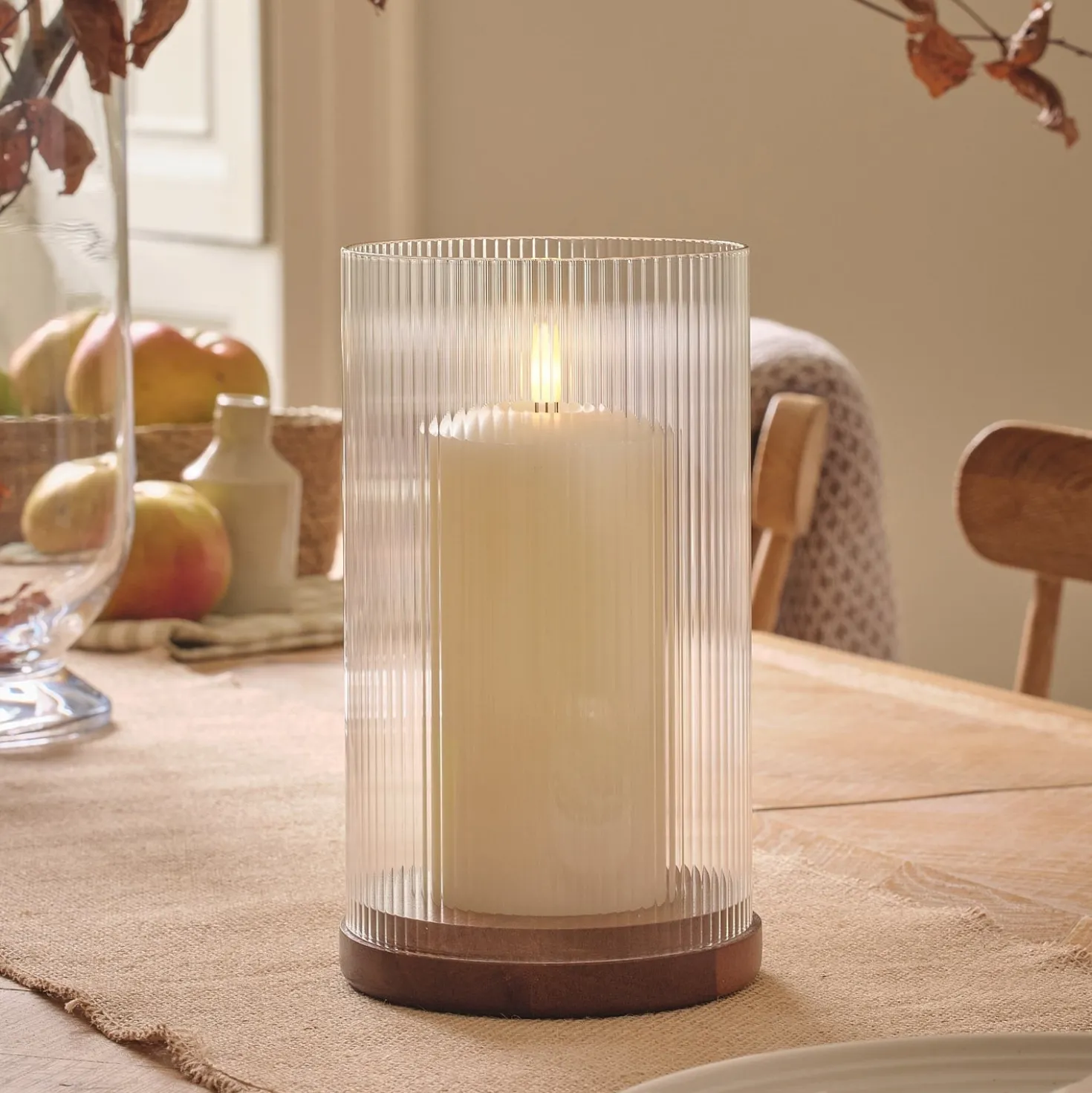 Großes TruGlow® LED-Windlicht mit Fernbedienung & geriffeltem Glas